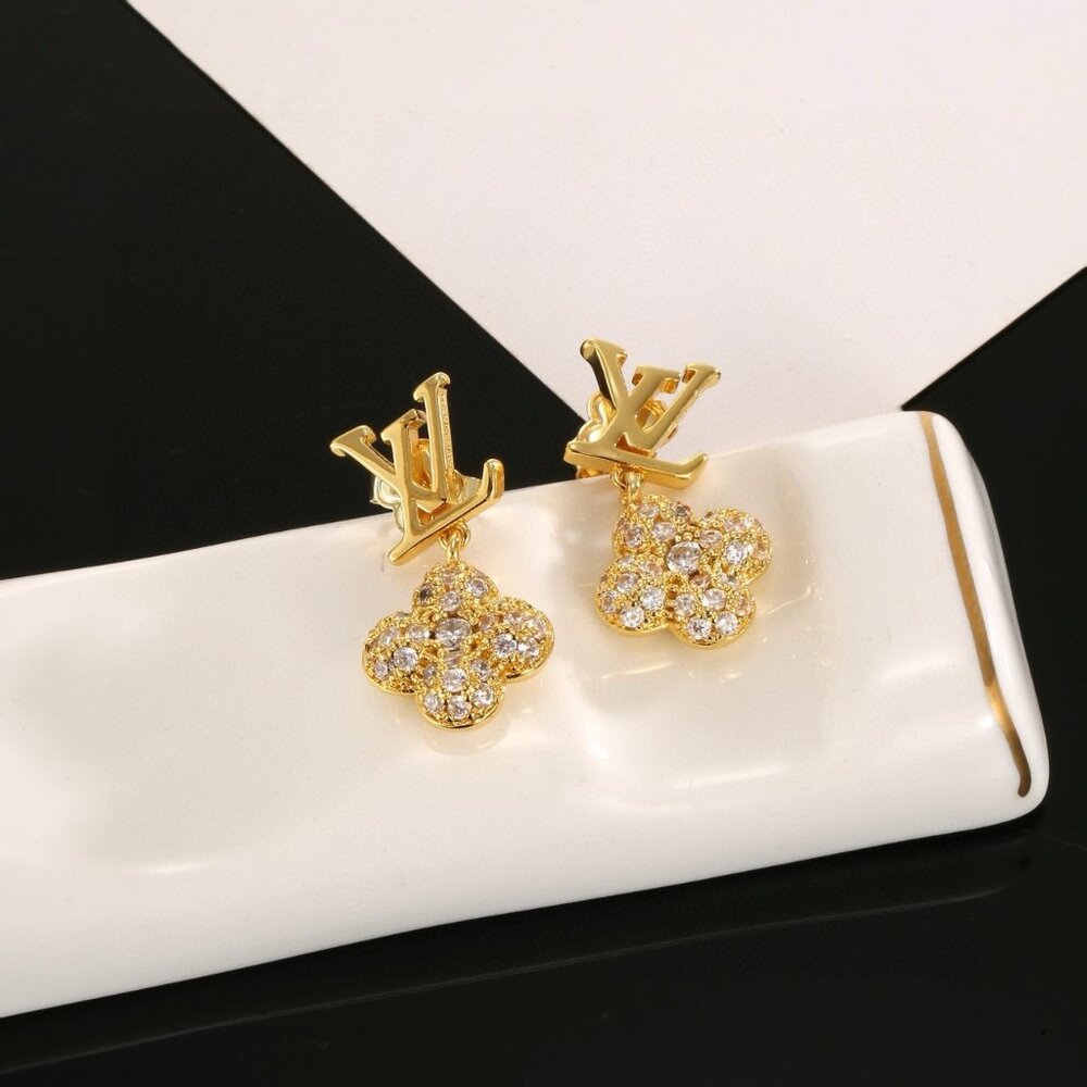 ✨✨✨Louis Vuitton earrings✨✨✨ - Picture 2 of 5